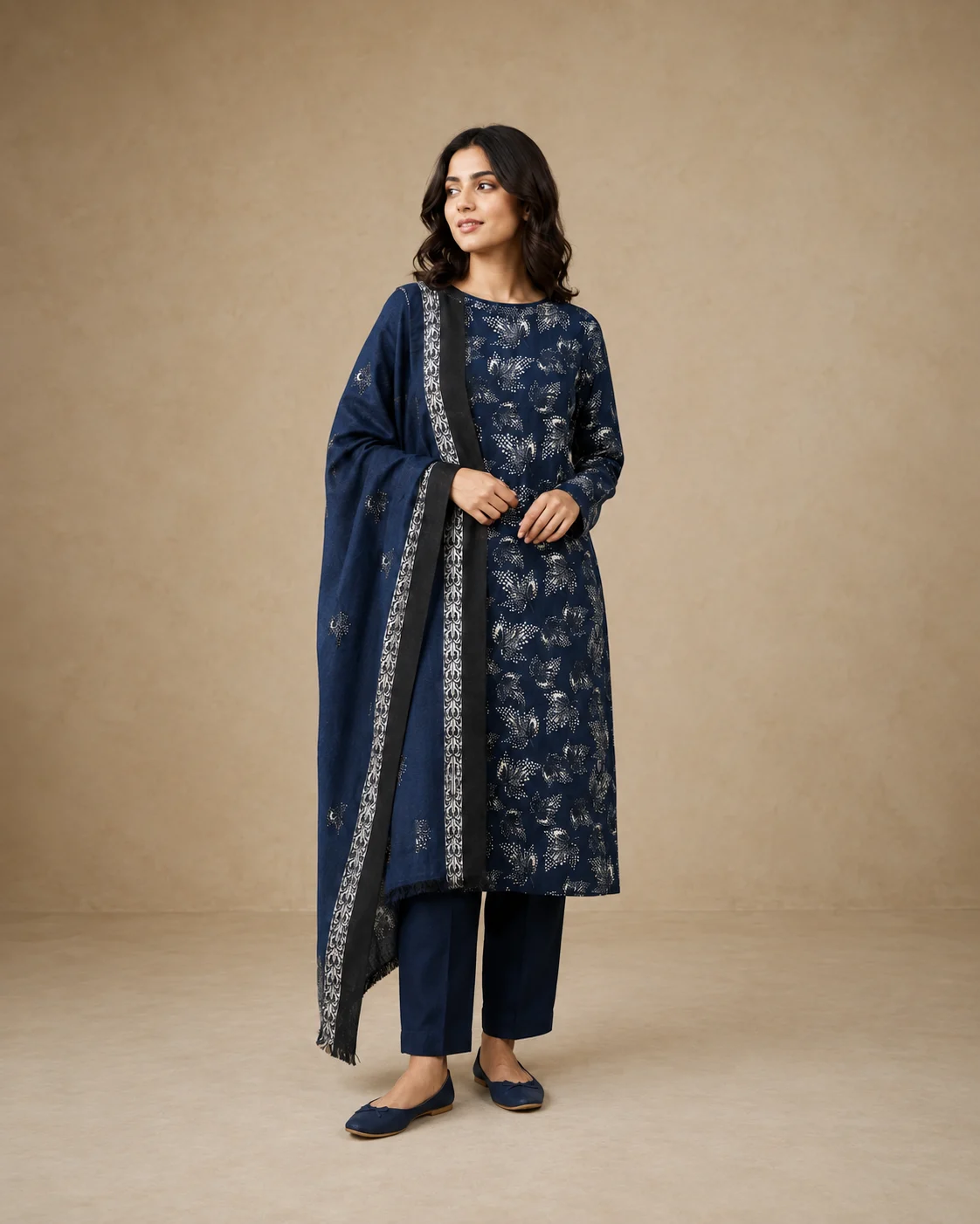 Modelled styling of 32 fabric.