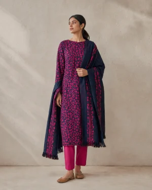 Modelled styling of 33 fabric.