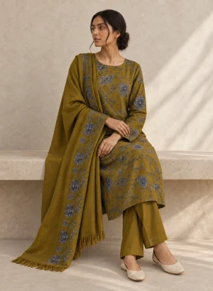 Modelled styling of 41 0 fabric.